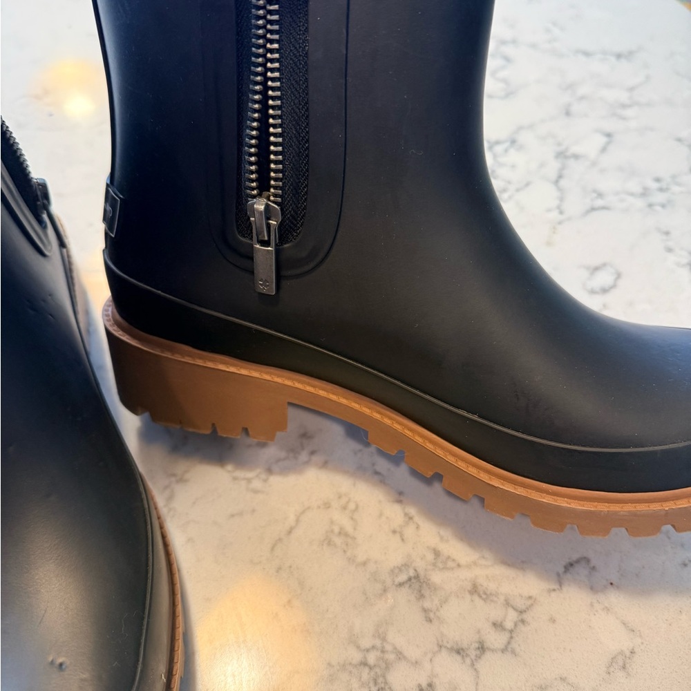 Lucky Brand 🍀 Black Ankle Rain Boots - Picture 4 of 6